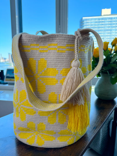 Two-tone Wayuú Mochila in Yellow Threat