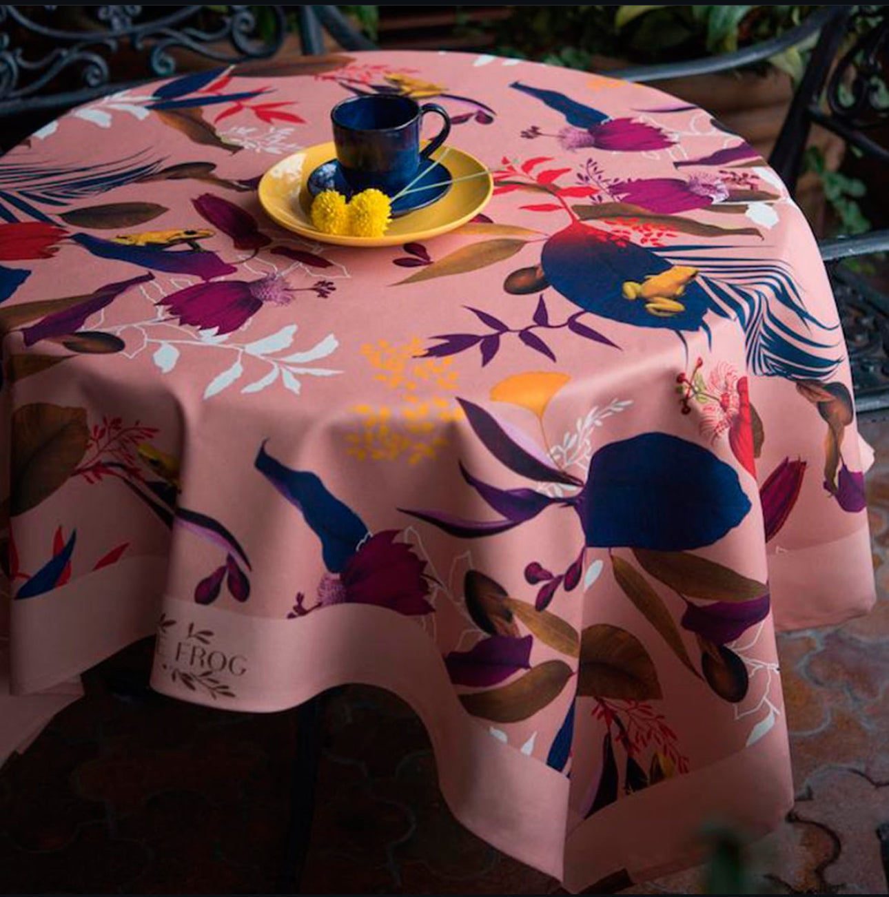 Frogs Tablecloth by Muzaluci