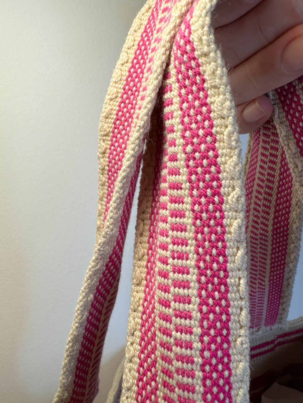 Two-Tone Wayuu in Hot Pink Mochila 4