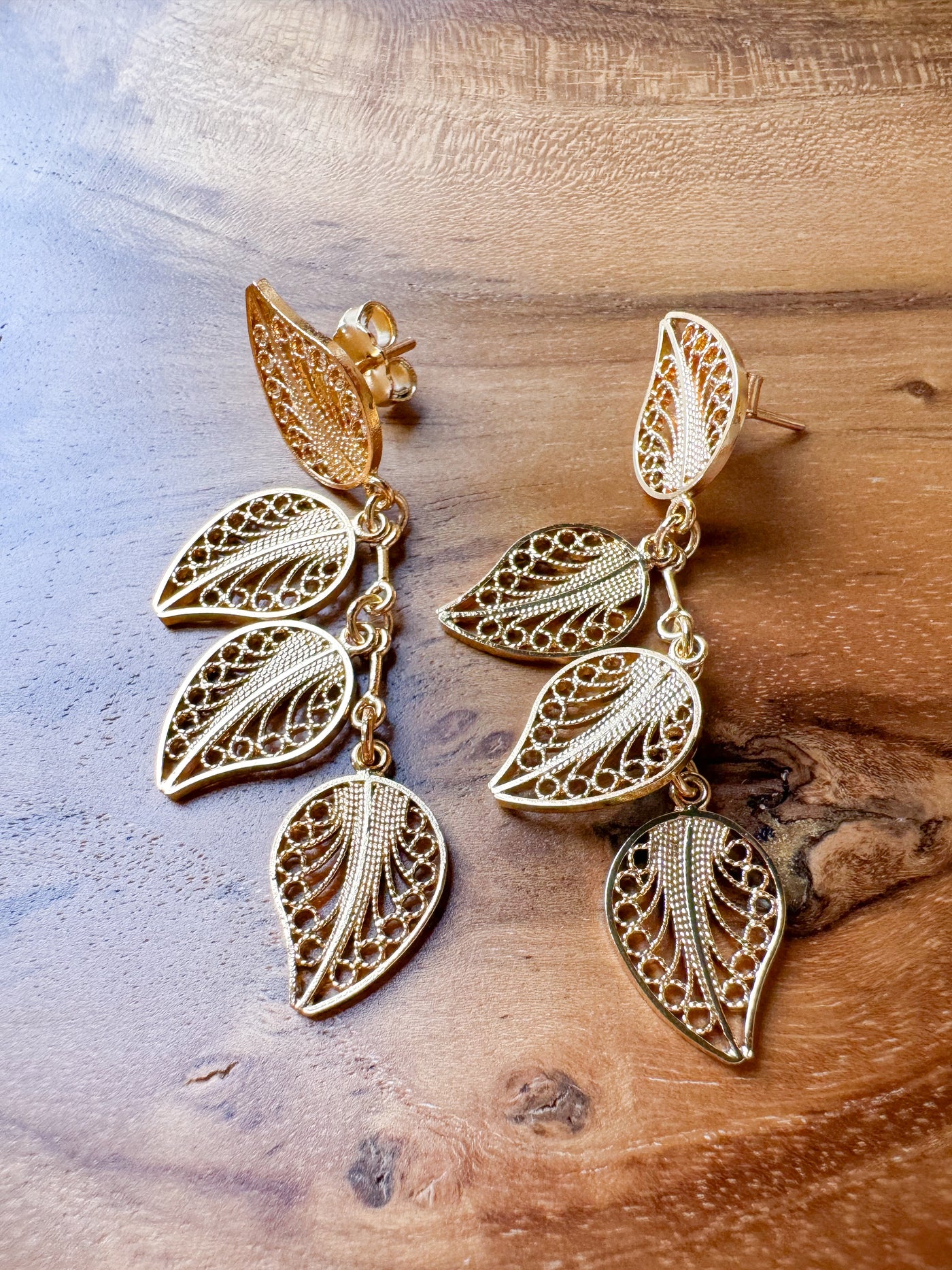 Filigree Leaf Chain Pendants