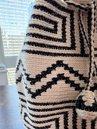 Mochila Wayuu Small Ethnic Pattern with Silver Threat  