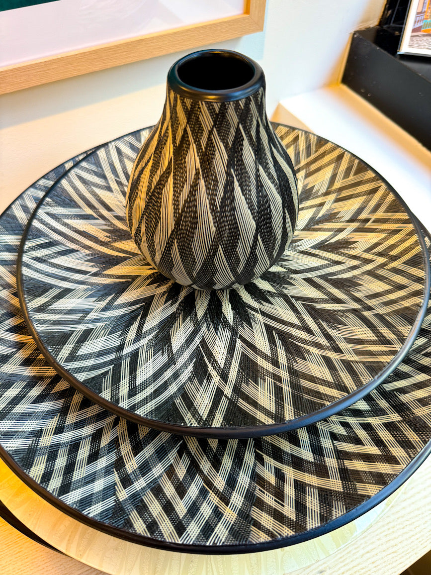 Tamo Black and Natural Woven Plate