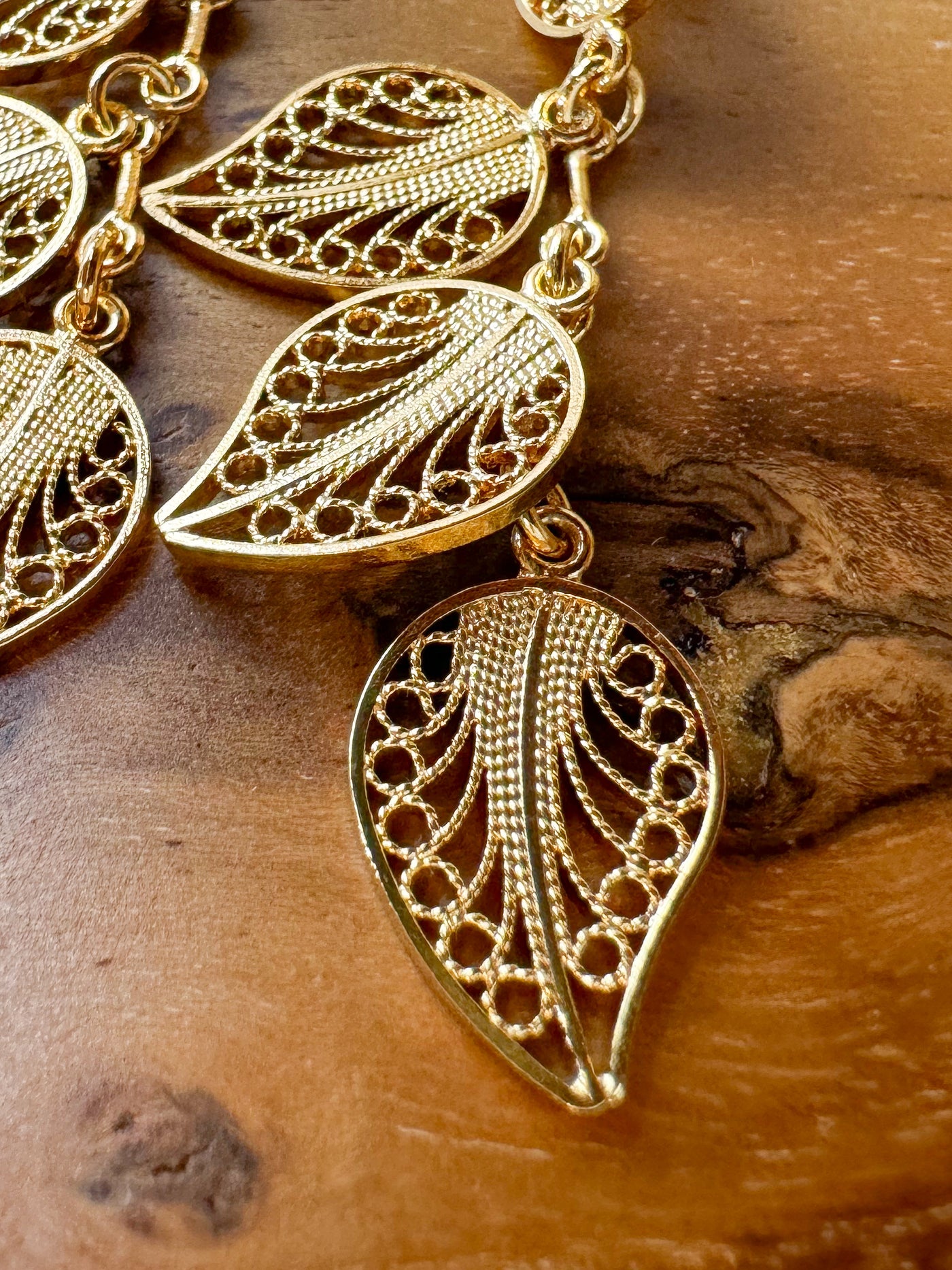 Filigree Leaf Chain Pendants