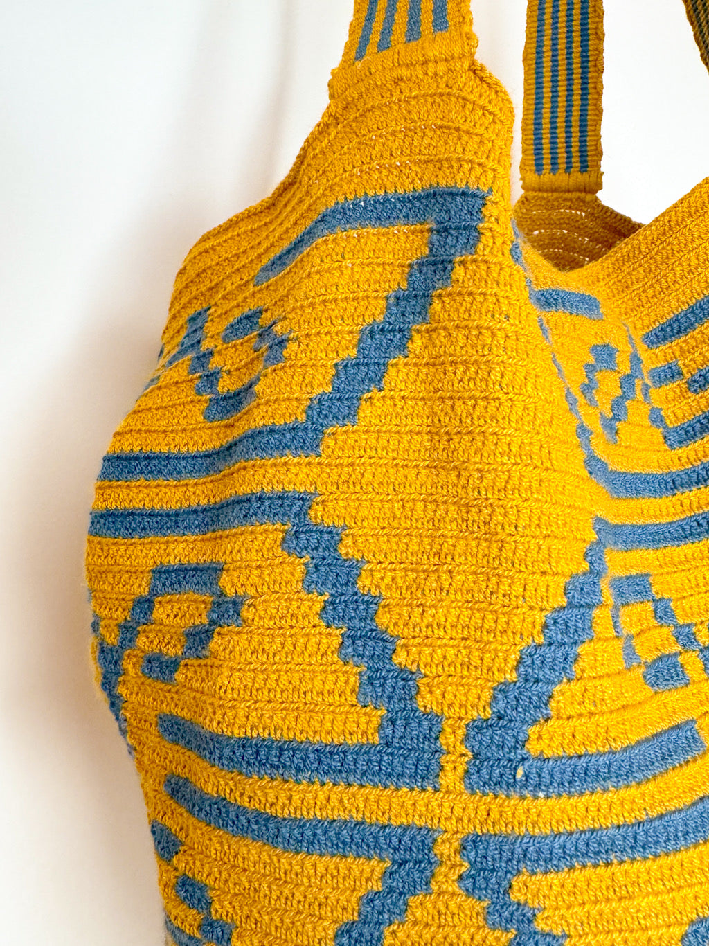 Two-tone Wayuú Mochila in Cotton Threat