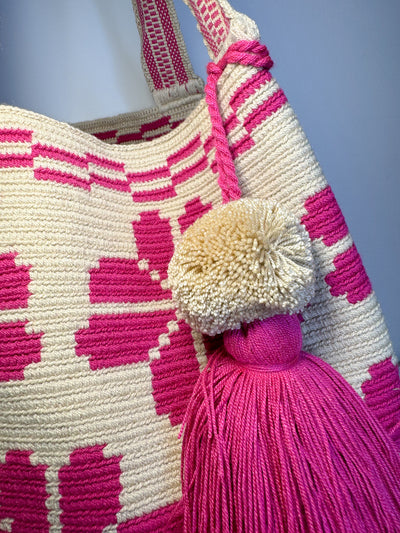 Two-Tone Wayuu in Hot Pink Mochila 1