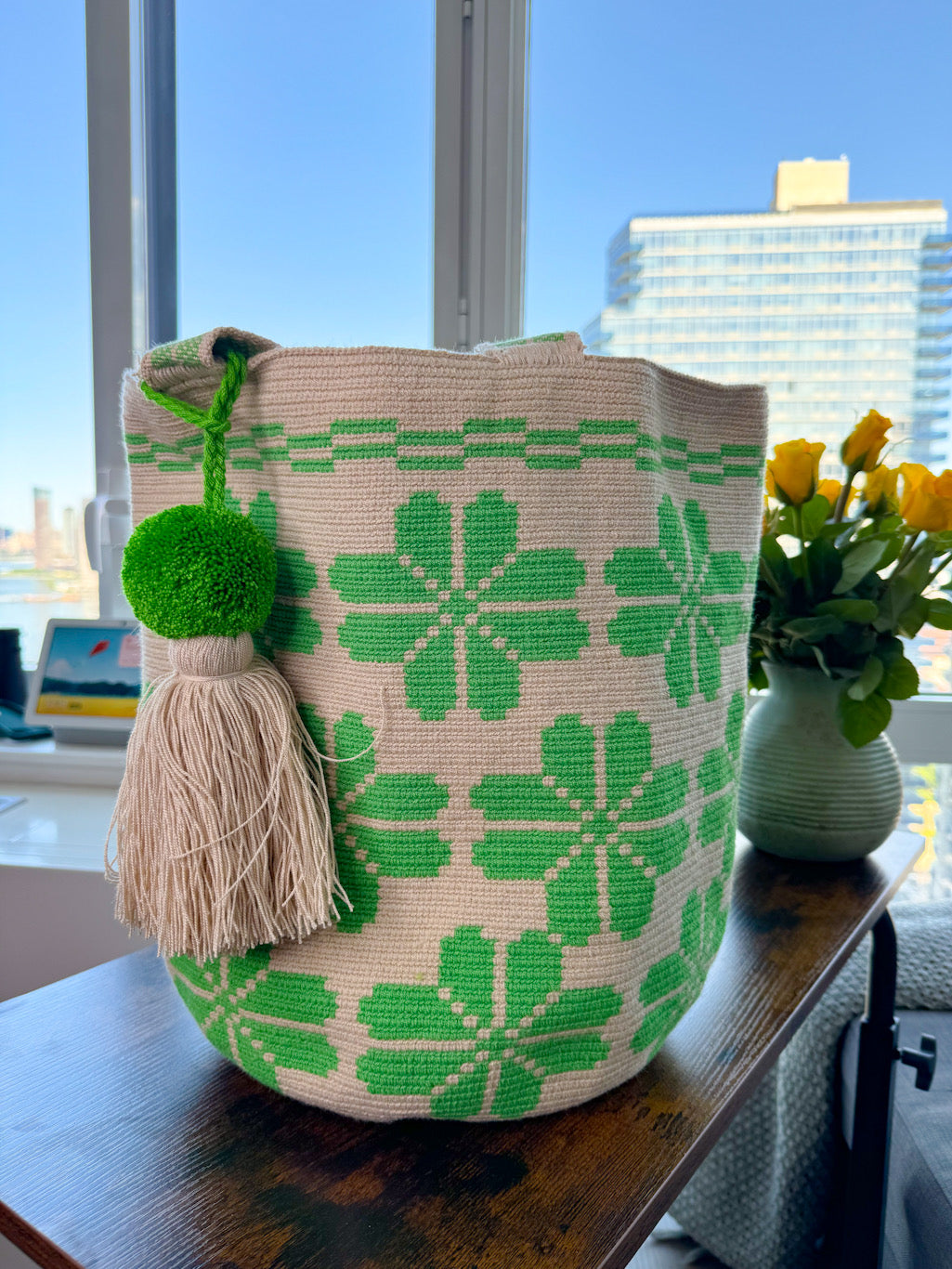 Two-tone Wayuú Mochila in Green Threat